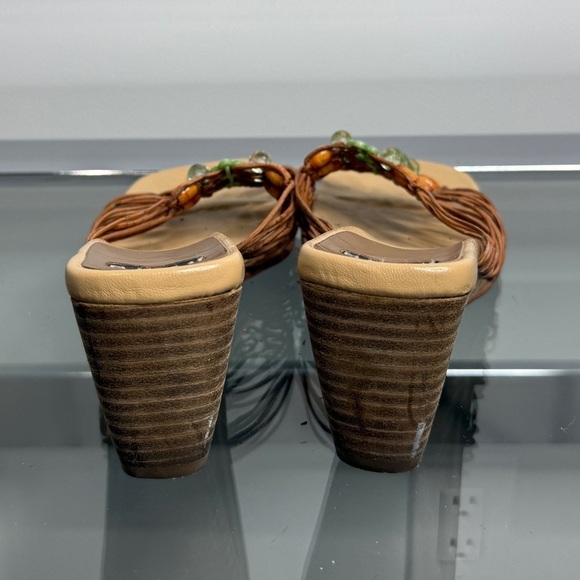 Hype Cream Tan Beaded Wedge Open Toe Women’s Sandal (8.5) - Picture 5 of 7